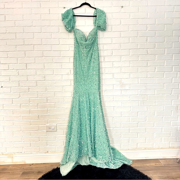 NWOT Seagreen Sequins Sweetheart Gown - Picture 6 of 8
